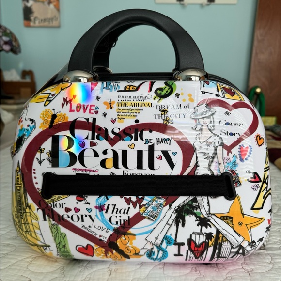 Brighton - Cosmetic Hard Case - Picture 2 of 7